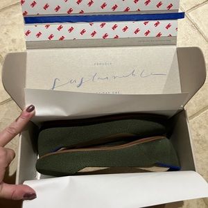 Rothy’s Flat Cypress Green size 7 NEW IN BOX